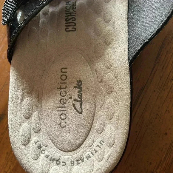 NWOT or box SZ 9 Clarks Black Patent Leather Slip Ons - Picture 2 of 5